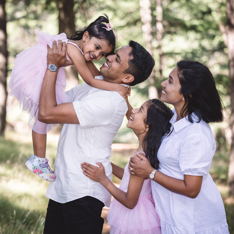 Thoshinie & Manura Family Session